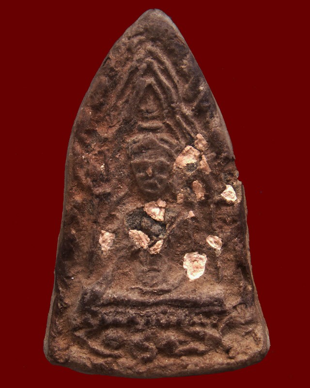 1.ขุนแผนอินโดจีนรุ่นแรก หลวงพ่อเต๋ คงทอง วัดสามง่าม พิมพ์มีกุมาร พ.ศ. 2484 เนื้อดินผสมผงพรายกุมารหลังยันต์