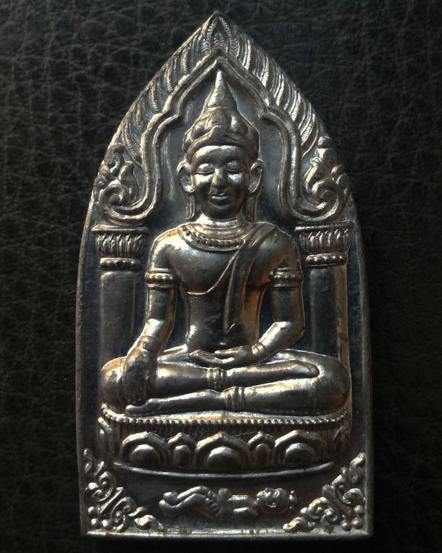 3.พระยอดขุนพลปั๊มพิมพ์สุพรรณ หลวงพ่อฑูรย์ วัดโพธินิมิตร เนื้อชินพิมพ์ใหญ่ พ.ศ. 2527 สูง 5.7 ซ.ม. สร้างจากเนื้อชินกรุเก่าที่ชำรุดแตกหัก