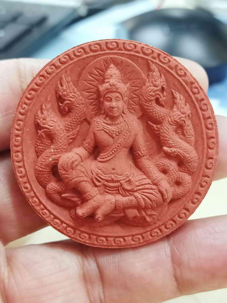 2-1860 G#6 วัดใจ 50 จตุคามรามเทพ รุ่นอริยทรัพย์ไหว้ครู 50 พระอาจารย์ประสูติ ปิยธัมโม วัดในเตา จังหวัดตรัง ปี 2550 ว่านแดง 5 cm. กล่องเดิม