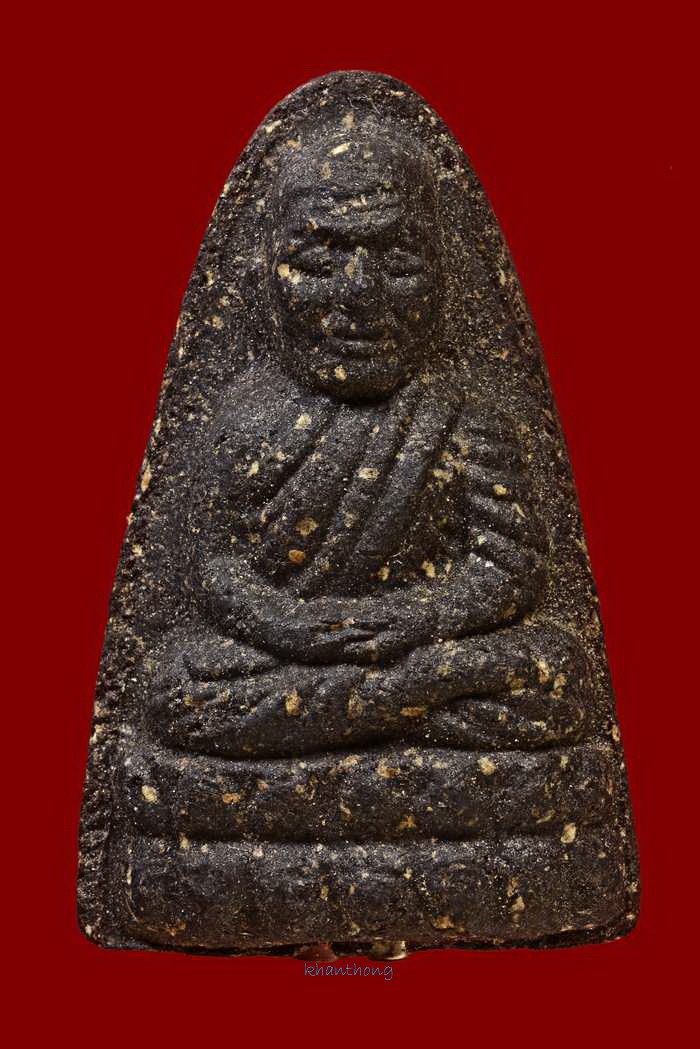 ʕ•́ᴥ•̀ʔっ. . พระเนื้อว่าน ดินกากยายักษ์ "หลวงปู่ทวด" วัดท่าไทร จ.สุราษฏร์ฯ ปี 2537. . พิมพ์เล็ก หรือ พิมพ์หน้าปี 24