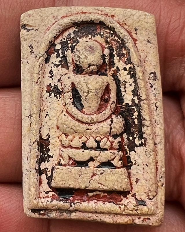 สมเด็จพิมพ์ไกเซอร์เนื้อจัดลงรัก ลงชาด ขนาด 2.5x3.6 ซ.ม. พระบ้านเก่าเก็บหลายสิบปีไม่ทราบที่