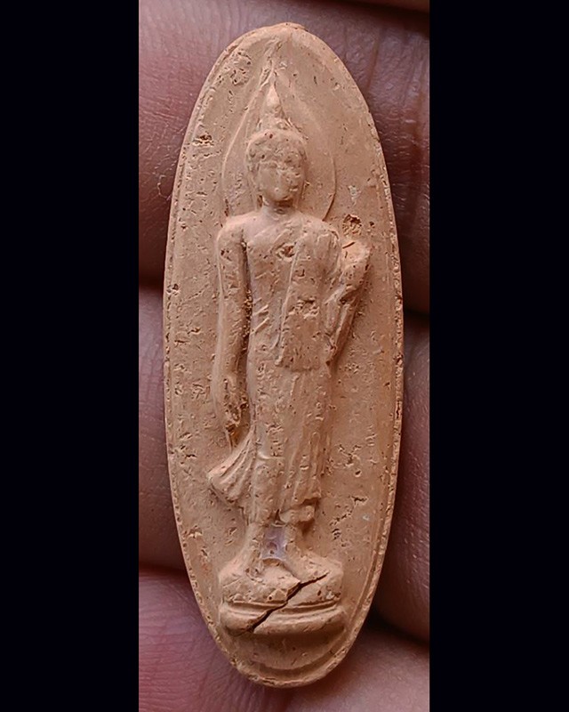 5.พระ 25 พุทธศตวรรษ เนื้อดิน พร้อมกล่องกำมะหยึ่สวยงาม