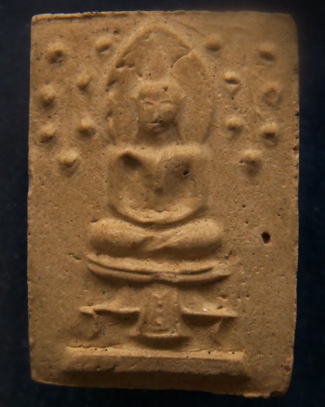 3.พระปรกโพธิ์ประภามณฑล พิมพ์เล็ก เนื้อผงจินดามณีหลังเรียบมีเคลือบ หลวงปู่ทิม วัดละหารไร่ ประธานปรกปลุกเสก ออกวัดไผ่ล้อม จ.ระยอง