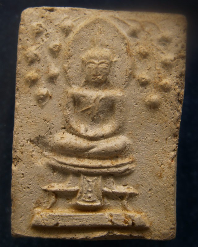 1.พระปรกโพธิ์ประภามณฑล พิมพ์เล็ก เนื้อผงจินดามณีหลังเรียบมีเคลือบ หลวงปู่ทิม วัดละหารไร่ ประธานปรกปลุกเสก ออกวัดไผ่ล้อม จ.ระยอง