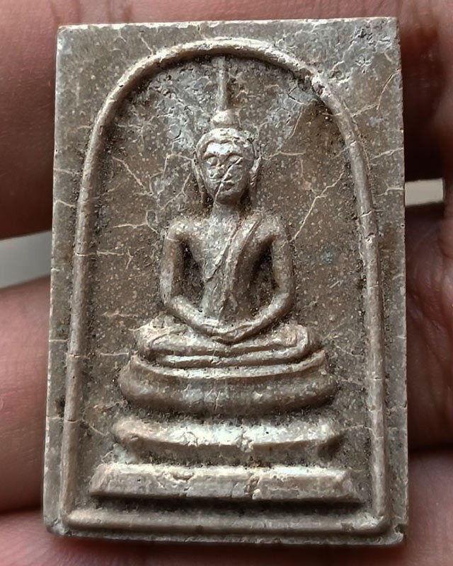 1.สมเด็จพระปทุมรังษี หลวงพ่อแดง วัดเขาบันไดอิฐ พระผงน้ำมันพิมพ์ ออกวัดเทพธิดาราม ปี 2515 (หายาก)+กล่องเดิม