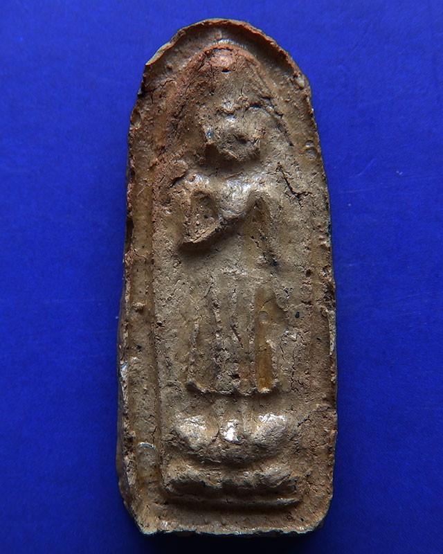 คัดสวย !! พระพิมพ์ประจำวันจันทร์ หลวงปู่ทิม วัดละหารไร่ ประธานปรกปลุกเสก ออกวัดไผ่ล้อม จ.ระยอง เนื้อดินมีเคลือบ