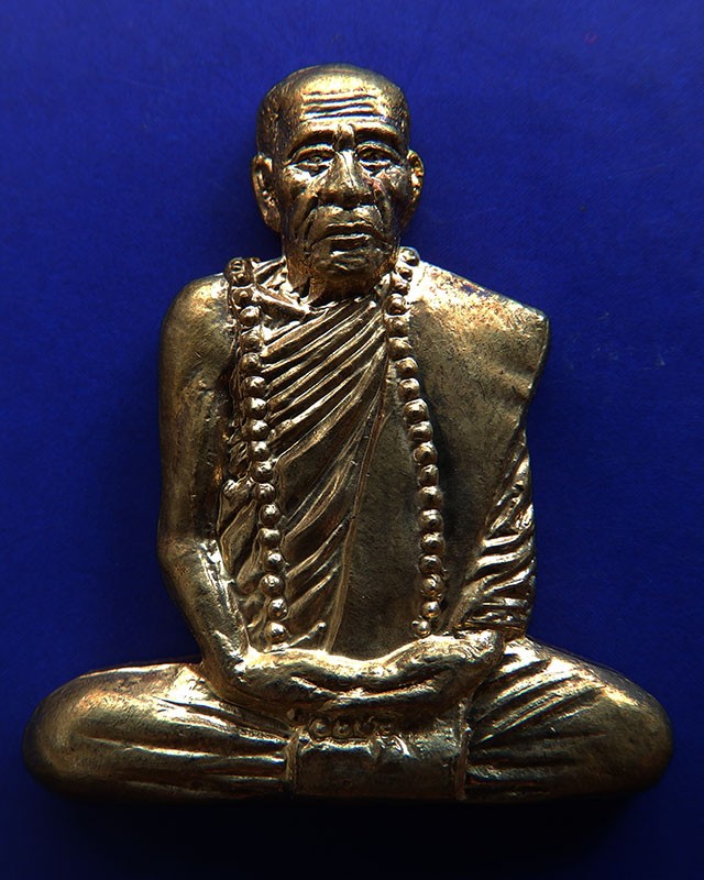 3.รูปเหมือนตัดชิดกะไหล่ทอง หลวงปู่คำบุ วัดกุดชมภู ตอกโค้ด พร้อมซอง+ใบแนบเดิม