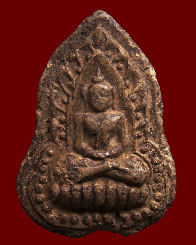 หายากมาก...หลวงพ่อเกีย วัดภุมรินทร์กุฎีทอง พิมพ์กลีบบัว หลังยันต์ จ.สมุทรสงคราม พ.ศ. 2460 (1)