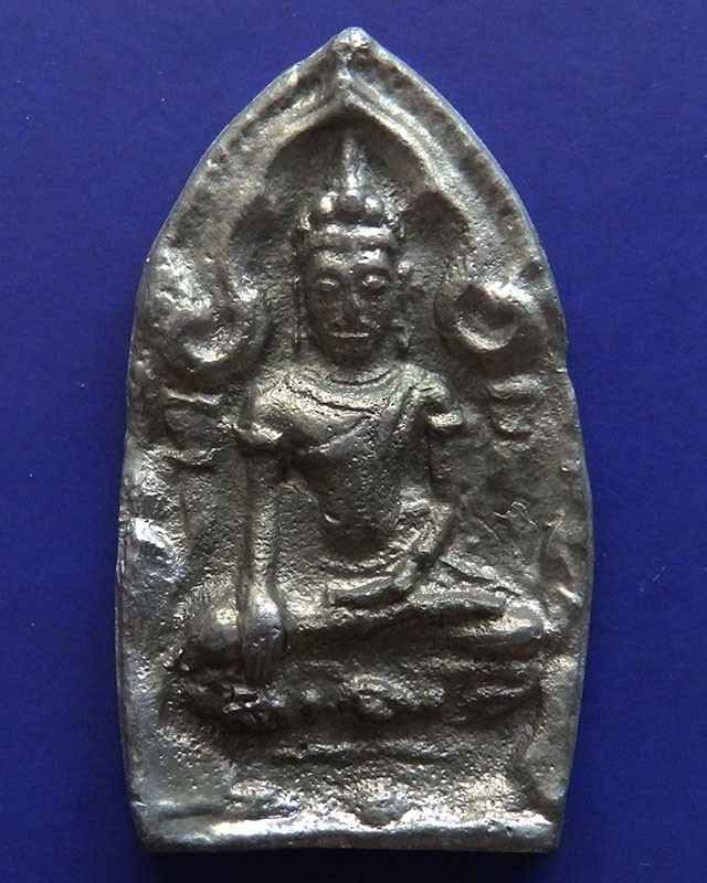 14.พระยอดขุนพลหล่อพิมพ์อยุธยา หลวงพ่อฑูรย์ วัดโพธินิมิตร เนื้อชิน พ.ศ. 2527 สูง 5 ซ.ม. สร้างจากเนื้อชินกรุเก่าที่ชำรุดแตกหัก