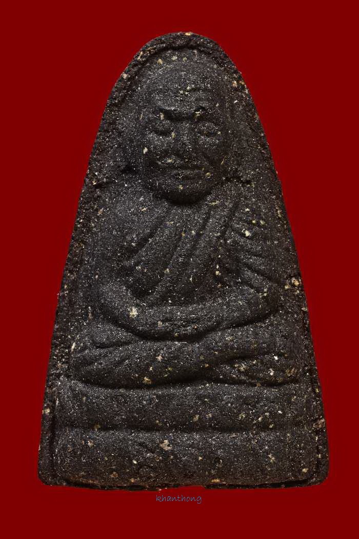 ʕ•́ᴥ•̀ʔっ. . พระเนื้อว่าน ดินกากยายักษ์ "หลวงปู่ทวด" วัดท่าไทร จ.สุราษฏร์ฯ ปี 2537. . พิมพ์เล็ก หรือ พิมพ์หน้าปี 24