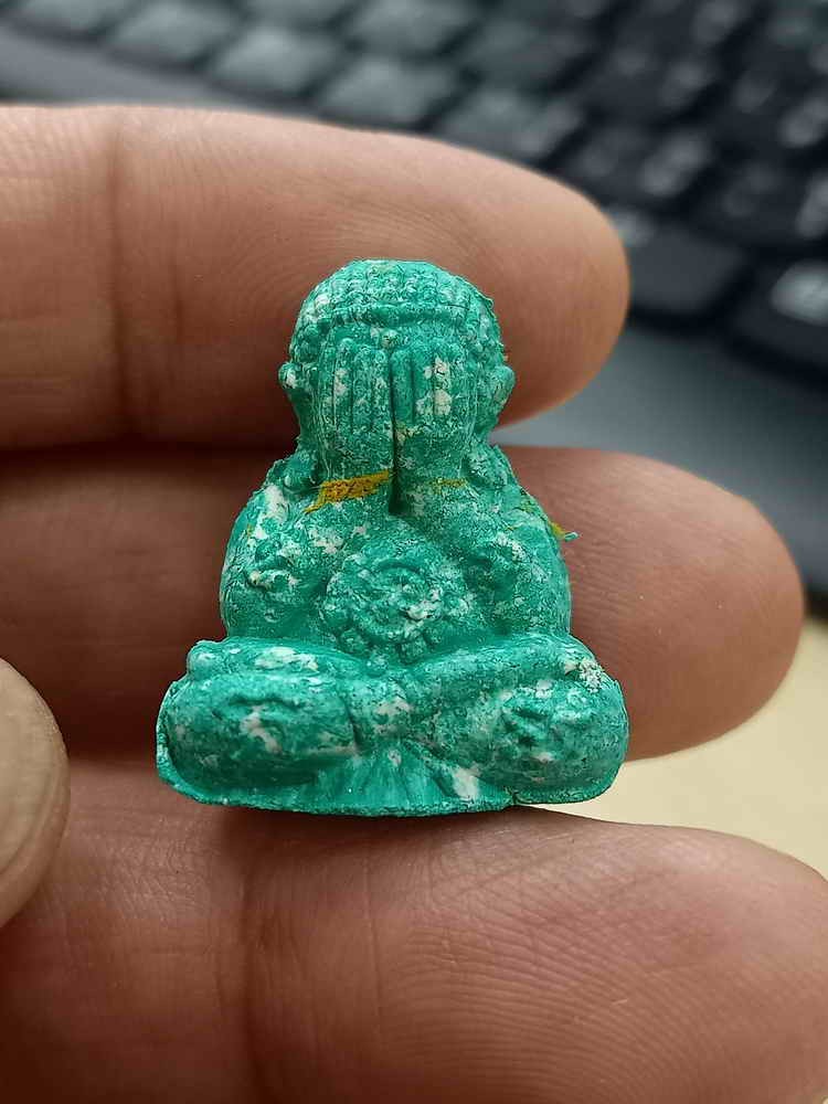 2-1278 วัดใจ 100 พระปิดตา รวยไม่ยั้ง รุ่นแรก วัดจัดสร้าง หลวงพ่อเงิน วัดบ้านอ้อ อำเภอโนนไทย จ.นครราชสีมา ผงเขียวมรกต มวลวาร หมายเลข 91 กล่องเดิม***เมตตาบารมี ลป.ศิลา/ลป.เวิน อธิฐานจิตปลุกเสก