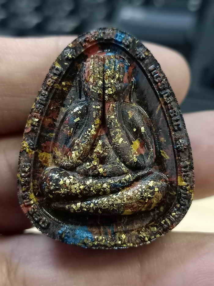 2-878 วัดใจ 100 พระปิดตาจัมโบ้ ฉลองอายุ ครบ 7 รอบ หลวงปู่สมาน ที่พักสงฆ์เขายางหัก ราชบุรี 2566 เนื้อก้นครกโรยตะไบมหาเศรษฐี หมายเลข 29 กล่องเดิม