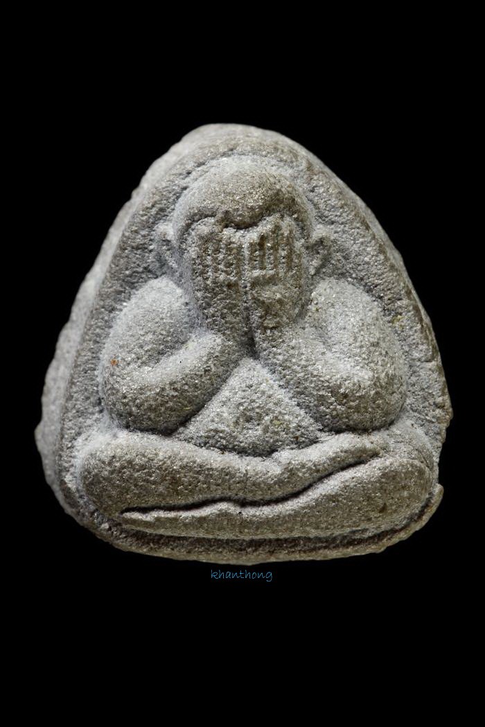 ʕ•́ᴥ•̀ʔっ. . พระปิดตามหาลาภ หลวงพ่อฤาษีลิงดำ วัดท่าซุง พิมพ์จิ๋ว เนื้อผง จ.อุทัยธานี ปี2518 + บัตรตรวจสอบ dd-pra