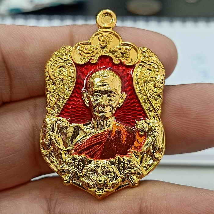 2-230 วัดใจ 100 เหรียญเสมา 8 พยัคฆ์ รวยพันล้าน หลวงปู่บุญมา สำนักสงฆ์เขาแก้วทอง จ.ปราจีนบุรี ปี 2564 กะไหล่ทอง ลงยาแดง จีวร หมายเลข 69 กล่องเดิม