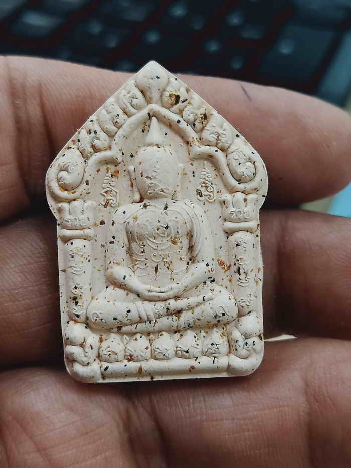 2-1256 วัดใจ 50 พระผงขุนแผนแสนล้าน รวยแสนล้าน หลวงปู่หมุน วัดบ้านจาน จ.ศรีสะเกษ ผงว่าน ตะกรุดเงินคู่ หมายเลข 281 กล่องเดิม***สวยดูดี