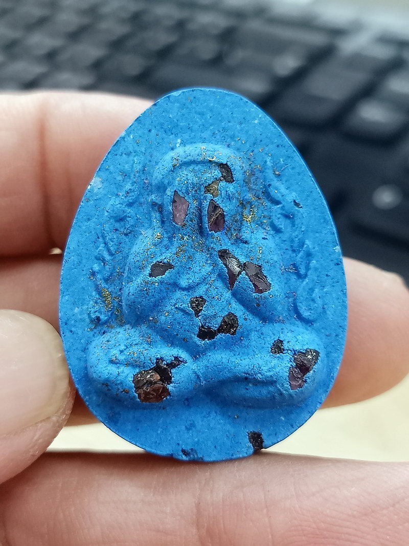 1-1611 วัดใจ 50 พระผงปิดตา รวยปลดหนี้ 100 ปี หลวงพ่อพัฒน์ วัดห้วยด้วน จ.นครสวรรค์ หมายเลข 972 กล่องเดิม