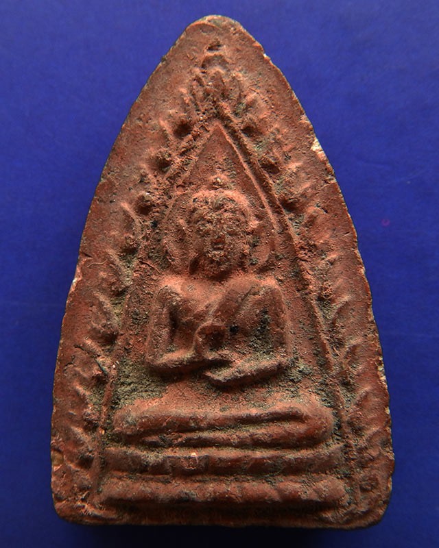 3.หลวงปู่เฮี้ยง วัดป่า พิมพ์พระพุทธประทานพร 2 หน้า เนื้อผงผสมว่านสบู่เลือด