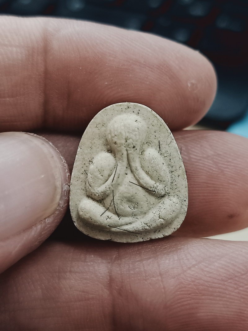 D2194 วัดใจ 50 พระปิดตาเล็ก ผสมเส้นเกศา หลวงพ่อเกษม วัดม่วง จ.อ่างทอง