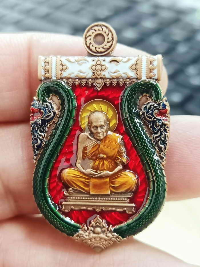 2-1746 วัดใจ 100 เหรียญบารมี 106 ปี หลวงปู่อิ่ม วัดทุ่งนาใหม่ จ.นครศรีธรรมราช 2566 ทองแดงซาติน ลงยาแดง หมายเลข 30 สร้าง 69 กล่องเดิม