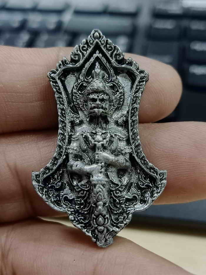 2-1189 วัดใจ 50 เหรียญหล่อท้าวเวสสุวรรณ บารมีแสนล้าน หลวงปู่อิ่ม วัดทุ่งนาใหม่ จ.นครศรีธรรมราช ผิวตะกั่ว หมายเลข 332 กล่องเดิม