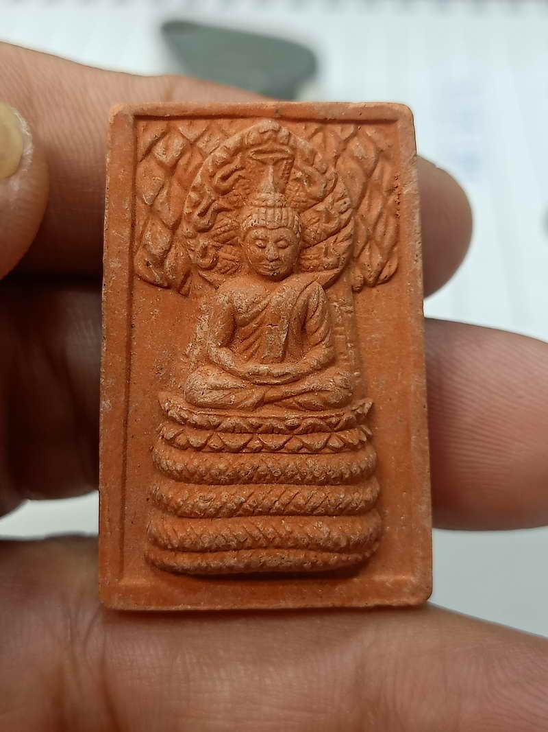 D71 วัดใจ 50 พระผงพระประธาน พระราชสิทธิวราจารย์(หลวงพ่ออุดมทรัพย์) วัดประสิทธิเวช จ.นครนายก กฐินปี 2558 เนื้อผงกระเบื้องหลังคาโบสถ์ หมายเลข 40693