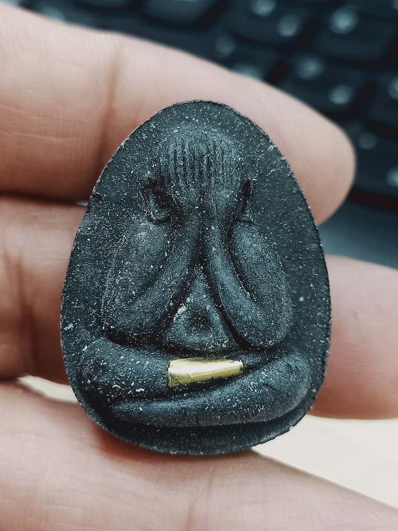 1-1029 วัดใจ 50 พระผงปิดตารวยไม่หยุด 168 หลวงปู่อิ่ม วัดทุ่งนาใหม่ จ.นครศรีธรรมราช 2566 หมายเลข 460 กล่องเดิม