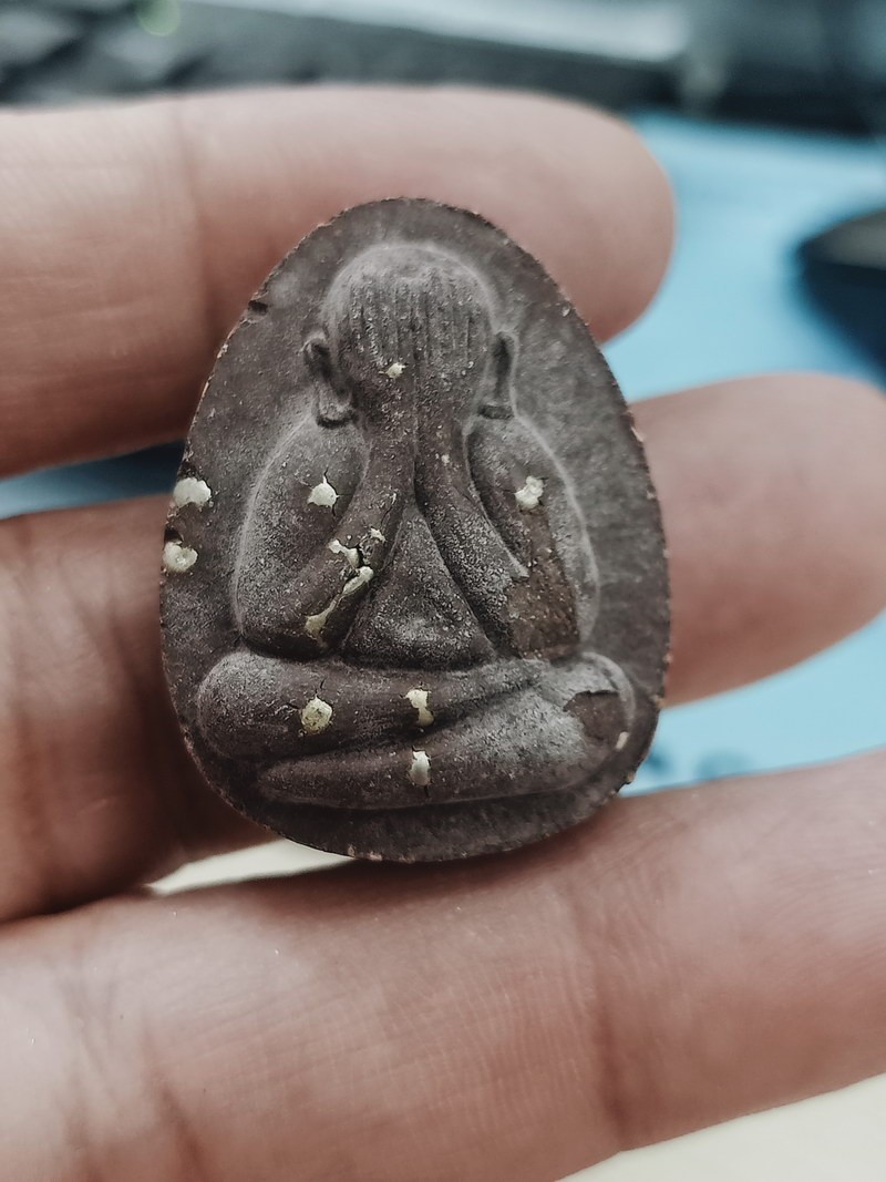 1-985 วัดใจ 50 พระผงปิดตารวยไม่หยุด 168 หลวงปู่อิ่ม วัดทุ่งนาใหม่ จ.นครศรีธรรมราช 2566 หมายเลข 317 กล่องเดิม