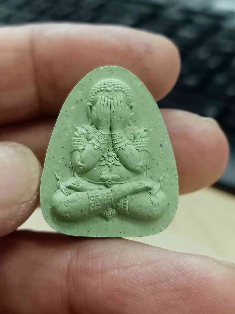 2-1704 วัดใจ 100 พระปิดตาปลดหนี้ชนะจน หลวงพ่อเถ่ง วัดหนองกรับ จ.ระยอง กล่องเดิม