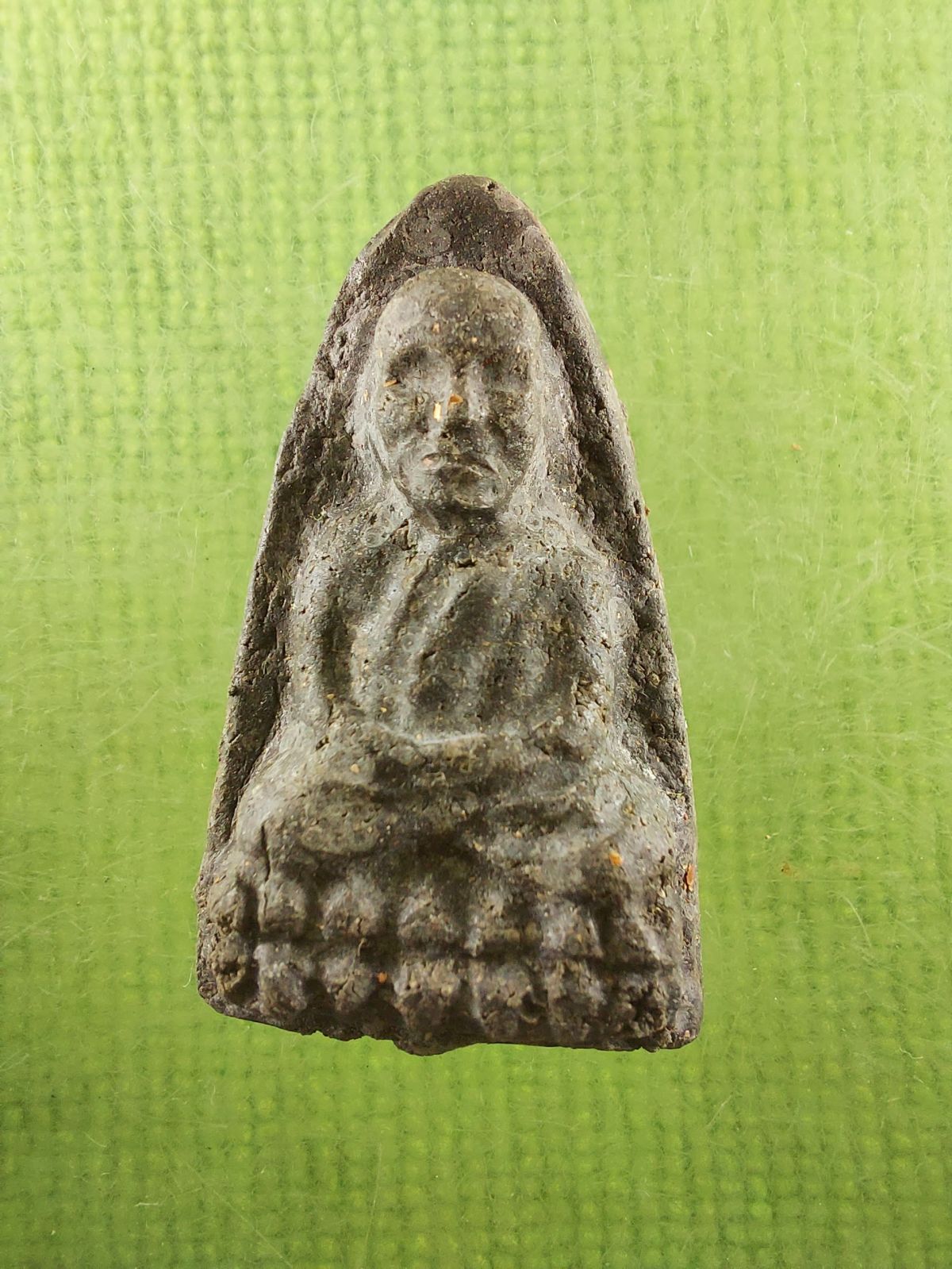 หลวงปูทวด ปาฏิหารณ์ วัดห้วยมงคล หลังโรยแร่ มวลสารเพียบ