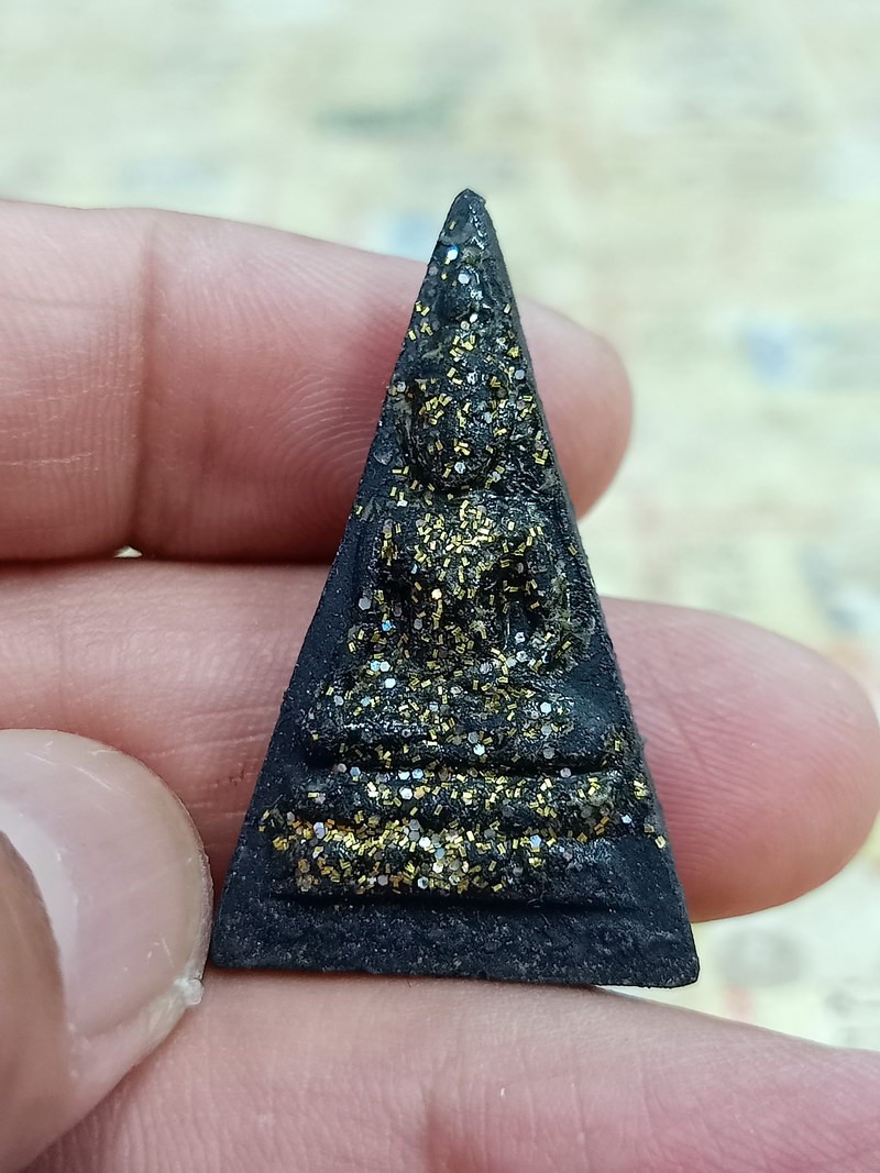 1-1510 วัดใจ 50 พระผงเกตุ 9 พญา วัดนิคมคณาราม จ.ประจวบคีรีขันธ์ 2541 กล่องเดิม