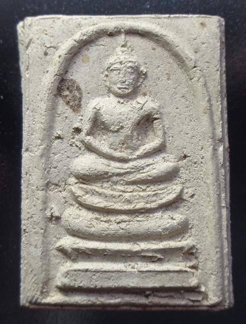 (เคาะเดียวแดง) พระผงหลวงพ่อกึ๋น วัดดอนยานนาวา จ.กรุงเทพฯ ปี 2479 พระดี ผงดี พุทธคุณสูง สวยครับ