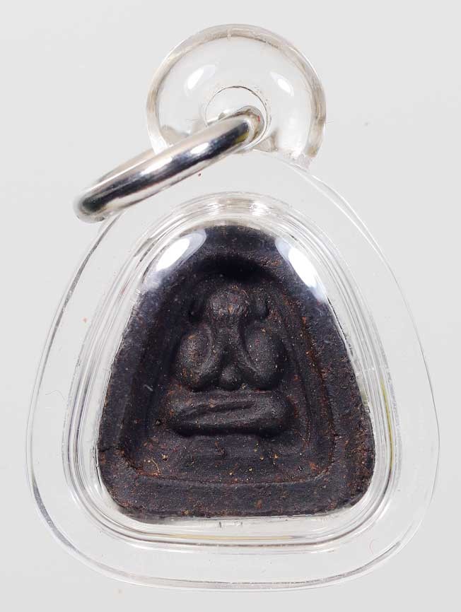 พระปิดตา หลวงปู่เฮี้ยง พิมพ์ซุ้มตันจิ๋ว หลังยันต์โน๊ต เนื้อผงคลุกรัก ปี2507 จ.ชลบุรี (แชมป์)