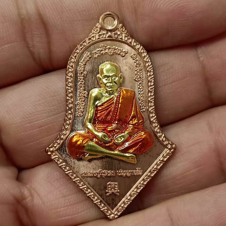 2-156 วัดใจ 100 เหรียญท้าวเวสสุวรรณ เจริญพร มหาเฮง 65 หลวงปู่บุดดา วัดป่าใต้พัฒนาราม จ.สระแก้ว ปี 2565 ทองแดงหน้าทองทิพย์ ลงยาจีวร หมายเลข 9 กล่องเดิม