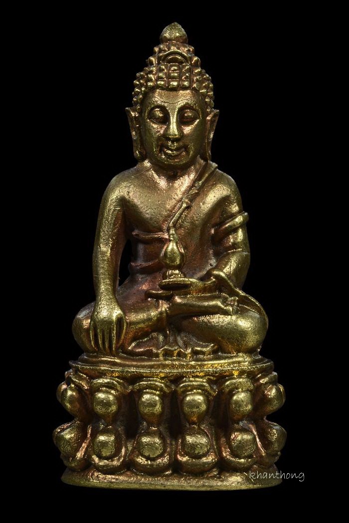 ʕ•́ᴥ•̀ʔっ..พระกริ่งหลวงพ่อจาดวัดบางกระเบา วัดท่ากระทุ่ม ปี 37 เนื้อทองเหลือง โค๊ด อุ