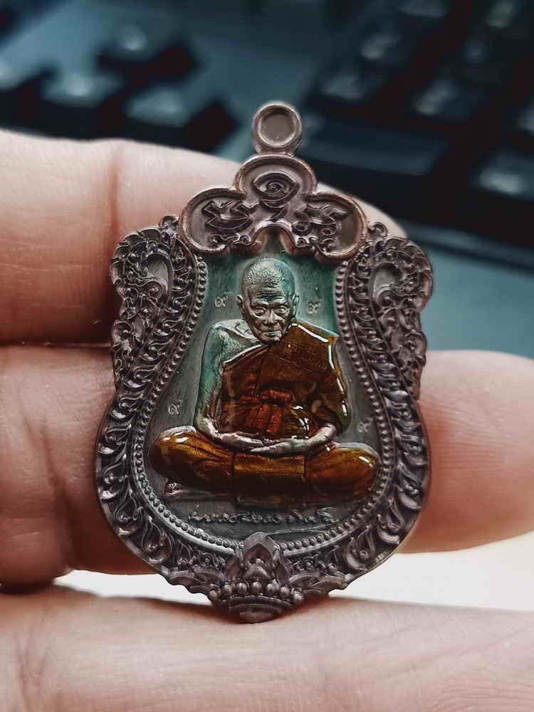 2-1072 วัดใจ 100 เหรียญเสมา 9 รอบ 108 ปี หลวงปู่อิ่ม วัดทุ่งนาใหม่ จ.นครศรีธรรมราช ปี 2568 ทองแดงมันปู ลงยาจีวร หลังพัดยศ ตอก 9 รอบ หมายเลข 87 สร้าง 799 เหรียญ กล่องเดิม***หากันจร้า รุ่นนี้ต้องมี ตรงวาระ