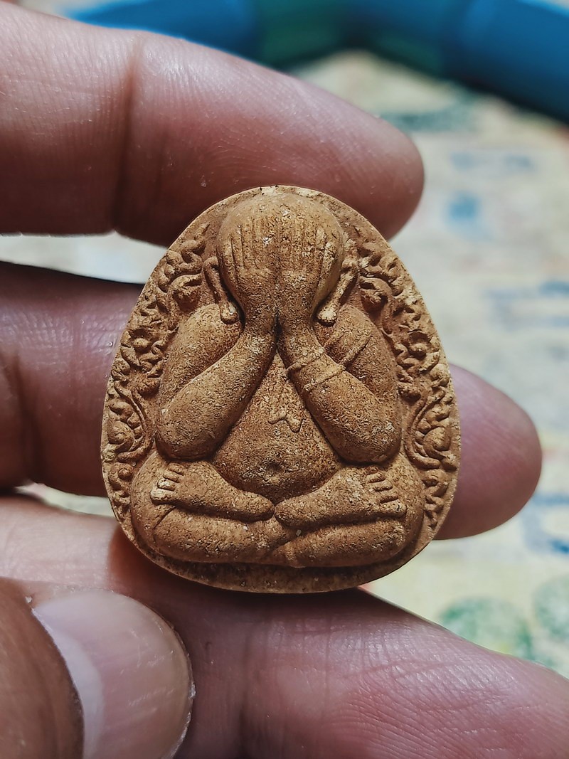 1-1101 วัดใจ 50 พระปิดตาจัมโบ้ กนกข้าง รวยหมื่นล้าน หลวงปู่หมุน วัดบ้านจาน จ.ศรีสะเกษ 2565 หมายเลข 56 กล่องเดิม