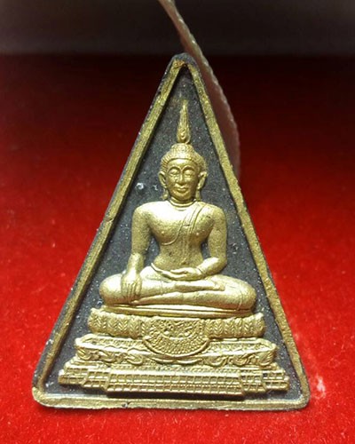 เริ่มต้นที่ 50 บาท พระสมเด็จนางพญาวัดไร่ขิง รุ่นพิเศษสร้างอาคารเฉลิมพระเกียรติ ปี ๒๕๓๕ กล่องเดิม