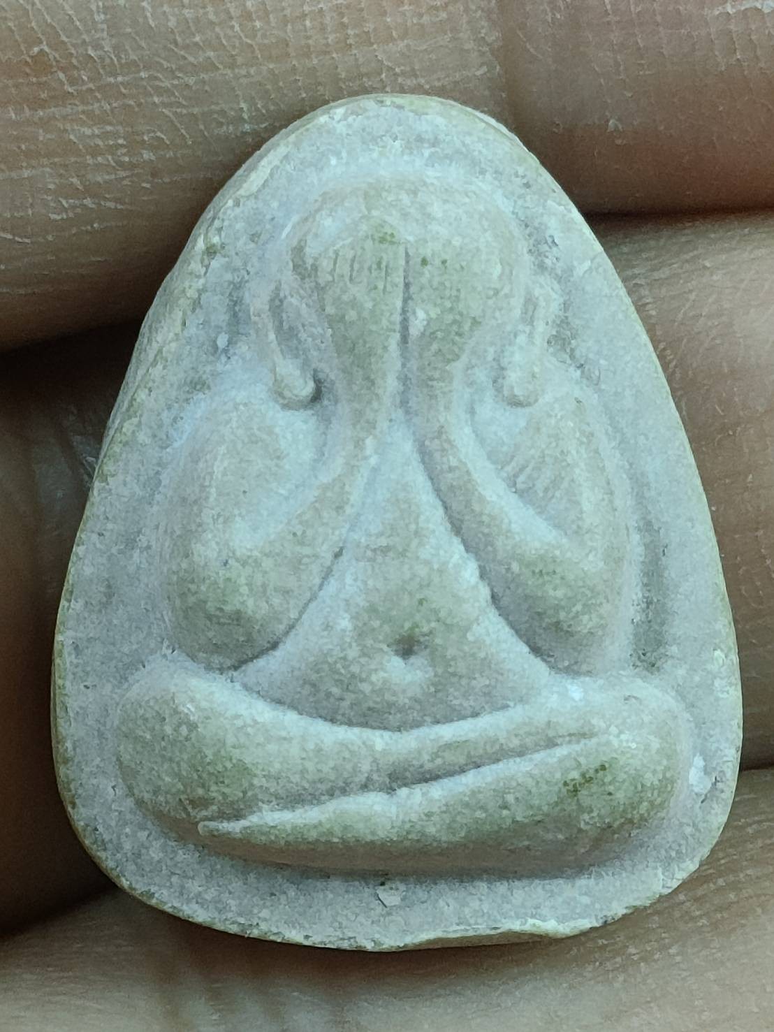 พระปิดตา หลวงปู่โต๊ะ 108 ปี หลังยันต์  เนื้อผงน้ำมัน วัดประดู่ฉิมพลี ปี2538