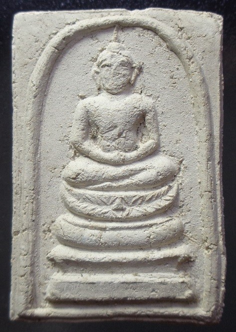 (เคาะเดียวแดง) พระผงหลวงพ่อกึ๋น วัดดอนยานนาวา จ.กรุงเทพฯ ปี 2479 พระดี ผงดี พุทธคุณสูง สวยครับ