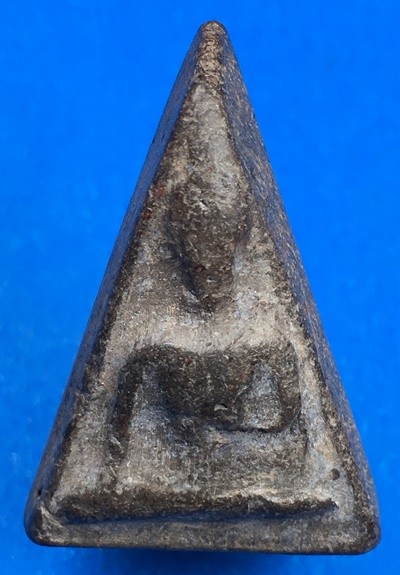 @@@เคาะแรก300บาท@@@พระนางพญาหลวงปู่โต๊ะ พิมพ์อกนูน ปี 2472 เนื้อดิน วัดประดู่ฉิมพลี กทม. องค์ที่2