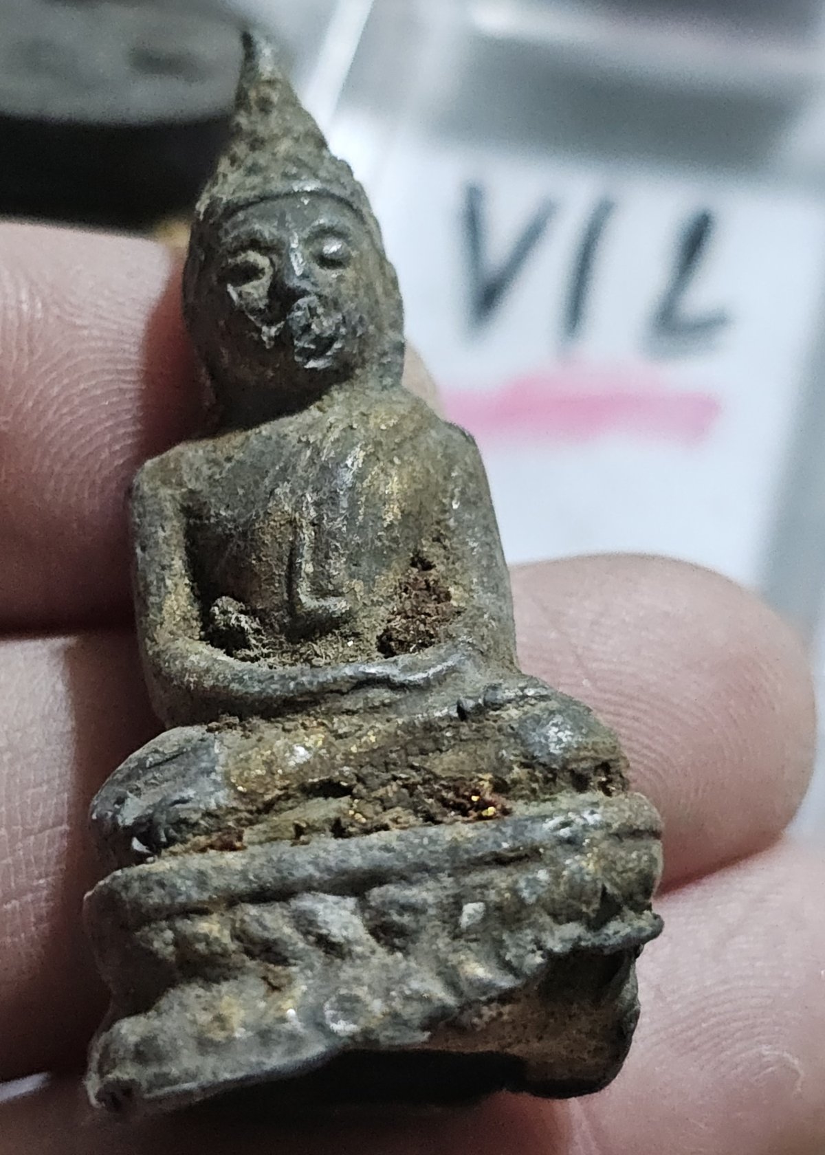 80 บาท พระรัตนะแก้บนเนื้อตะกั่วสนิมแดง