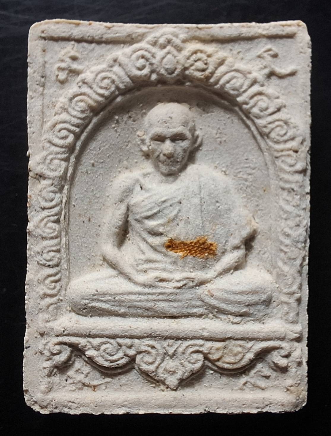 110บาท...พระผงรูปเหมือน เต็มองค์หลวงพ่อเกษม เขมโก ปี2523 ค่ะ(2)