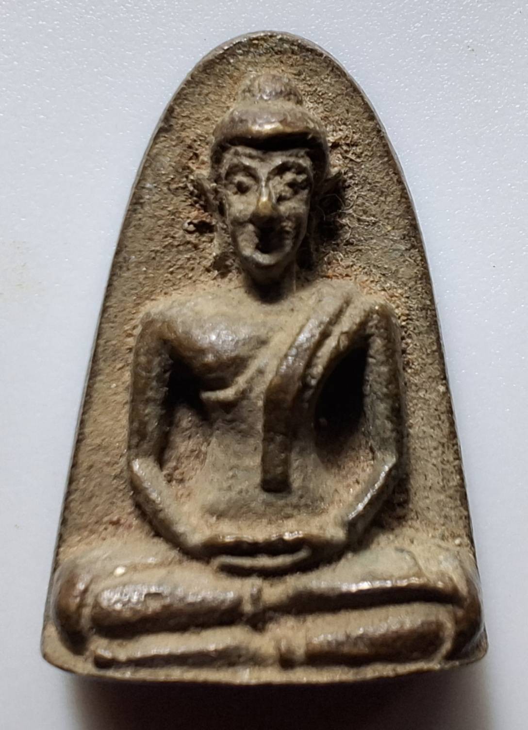 110บาท...เหรียญหล่อพระแก้วมรกต วัดพระธาตุลำปางหลวง ปี2525 (หลวงพ่อเกษมร่วมปลุกเสก) ค่ะ