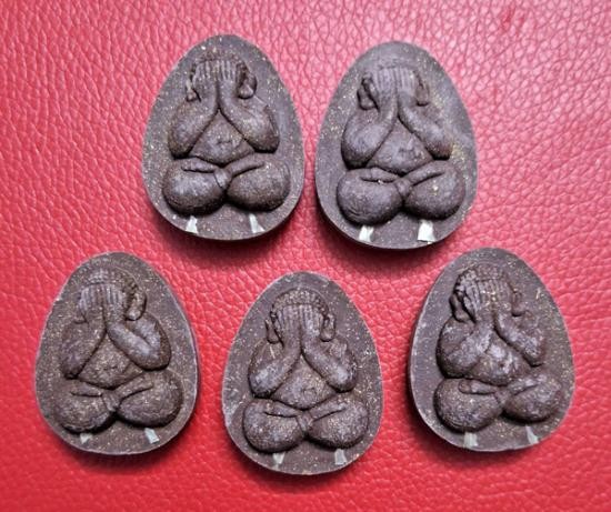 !!! 5 องค์ !!!! พระปิดตาเสาร์ 5 รุ่นเพิ่มทรัพย์เพิ่มสุข หลวงปู่หงษ์ พรหมปัญโญ วัดเพชรบุรี สุรินทร์ ปี 53 ฝังตะกรุดเงิน 2 ดอก (ไม่มีกล่อง)