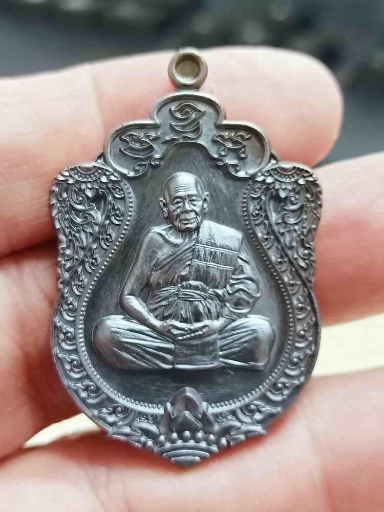 2-2044 วัดใจ 100 เหรียญเสมา 72 ปี พ่อท่านผ่อง วัดแจ้ง อ.เมือง จ.พัทลุง 2567 ทองแดงรมดำ แจกทาน หมายเลข 308 กล่องเดิม