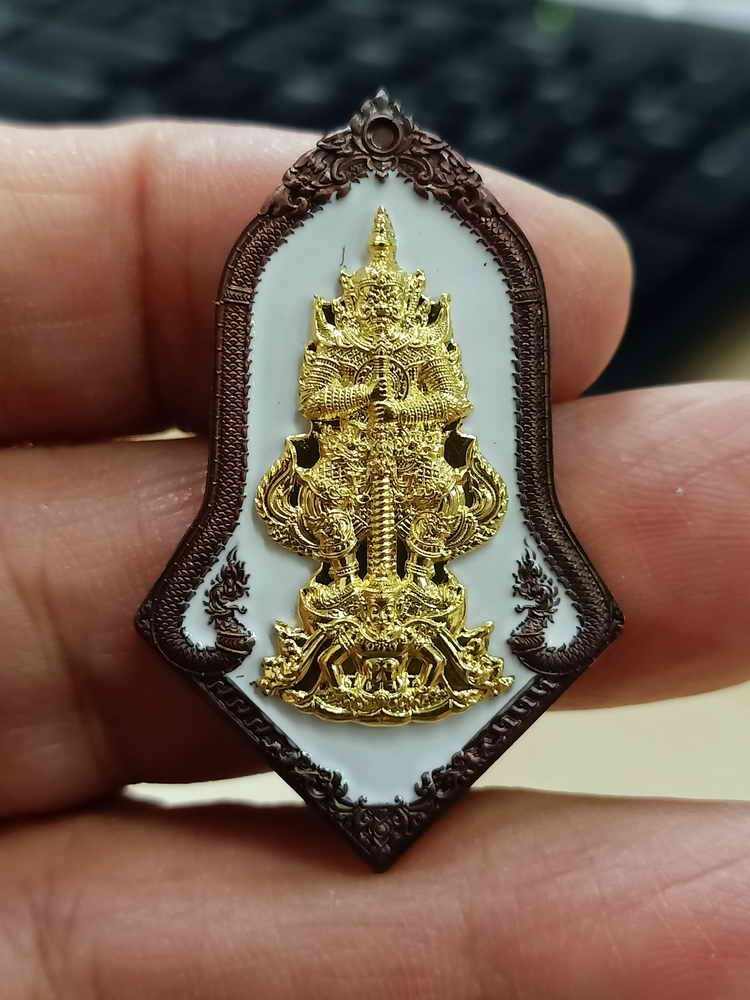 ✅2-1849 วัดใจ 100 เหรียญจำปีท้าวเวสสุวรรณ เศรษฐีราชาทรัพย์ วัดถ้ำเขาชะอางค์ กาญจนบุรี 2568 ทองแดงมันปู ลงยาขาว หน้ากากชุบทอง หมายเลข 8 สร้าง 9 กล่องเดิม