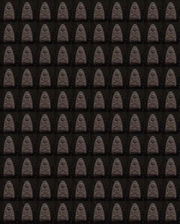 !!!100 องค์!!! พระหลวงพ่อทวด พิมพ์เตารีด ข้างลายเซ็นต์ หลังยันต์เกราะเพชร ปี 2553 จำนวนการจัดสร้าง 19,999 องค์ (ไม่มีกล่อง)