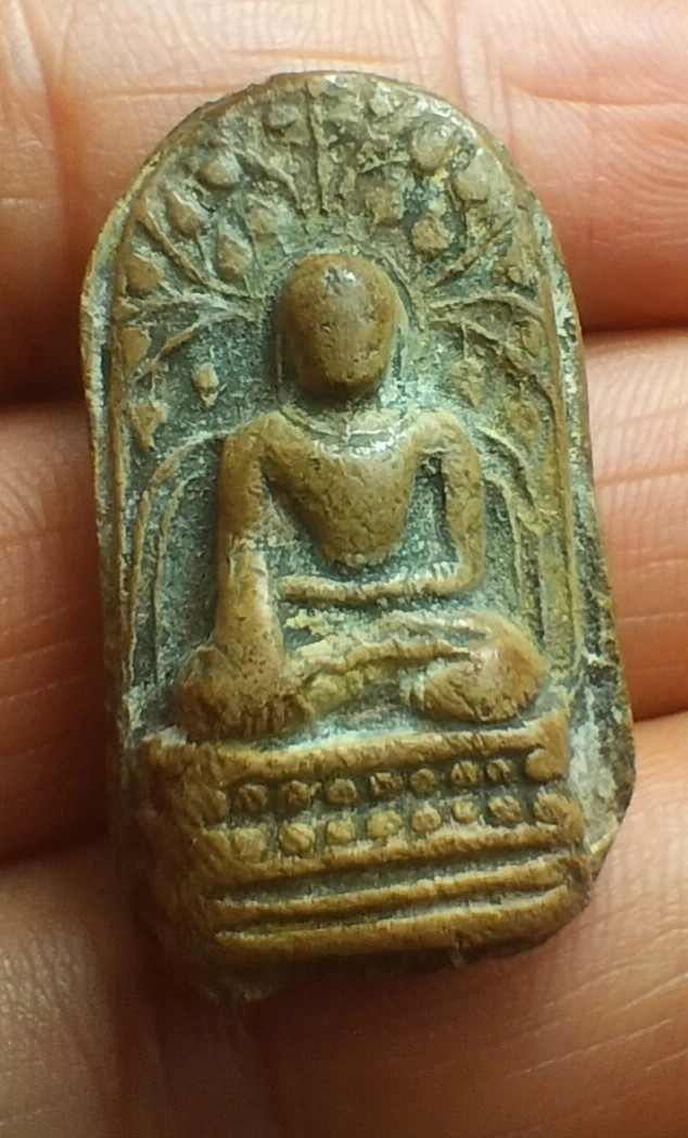 พระดินเก่า