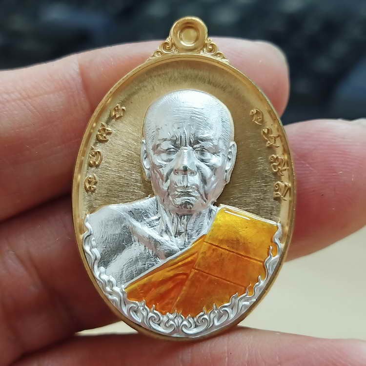 ✅2-2244 วัดใจ 100 เหรียญเมตตามหาเสน่ห์ หลวงพ่อเสน่ห์ กตปุญโญ วัดพันสี จ.อุทัยธานี 2565 สัตตะ หน้ากากชุบเงิน จีวร หมายเลข 56 กล่องเดิม