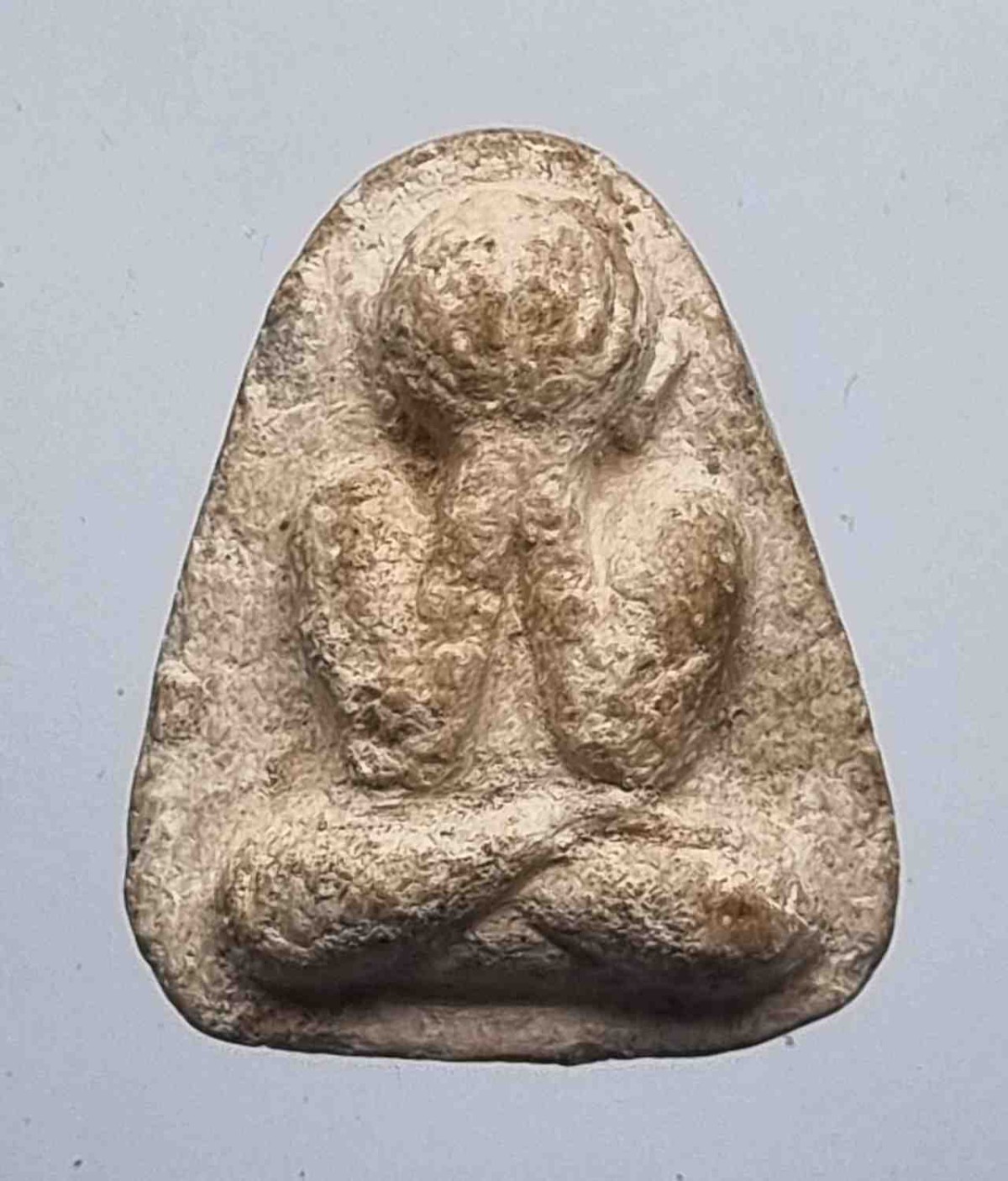 พระปิดตา หลวงปู่เกลี้ยง วัดเนินสุทธาวาส จ.ชลบุรี รุ่นแรก ผสมผงเก่าหลวงพ่อโตวัดเนิน 1 ในปิดตา 5 เสือ ชลบุรี